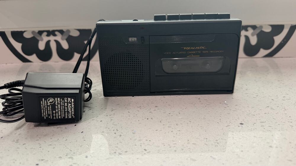Vintage Realistic CTR-76 Cassette Recorder 14-1156 w/ AC Adapter and Manual